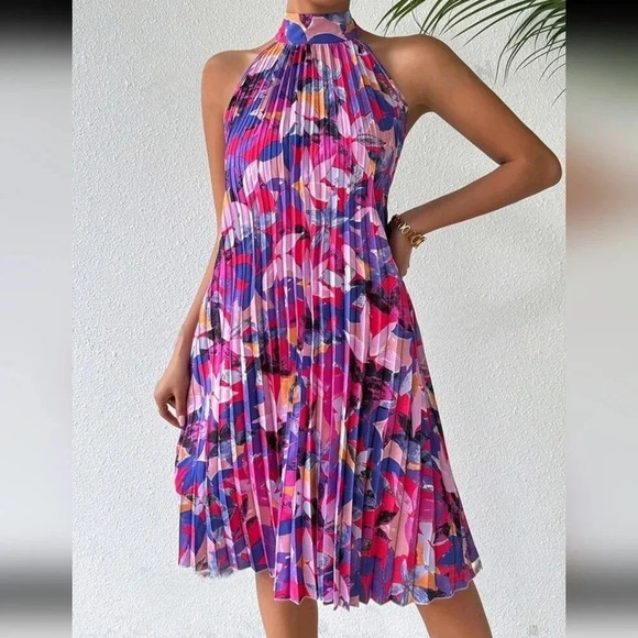 Ladies' Printed Cold Shoulder Dress With Pleated Detailing - Picture 4 of 5